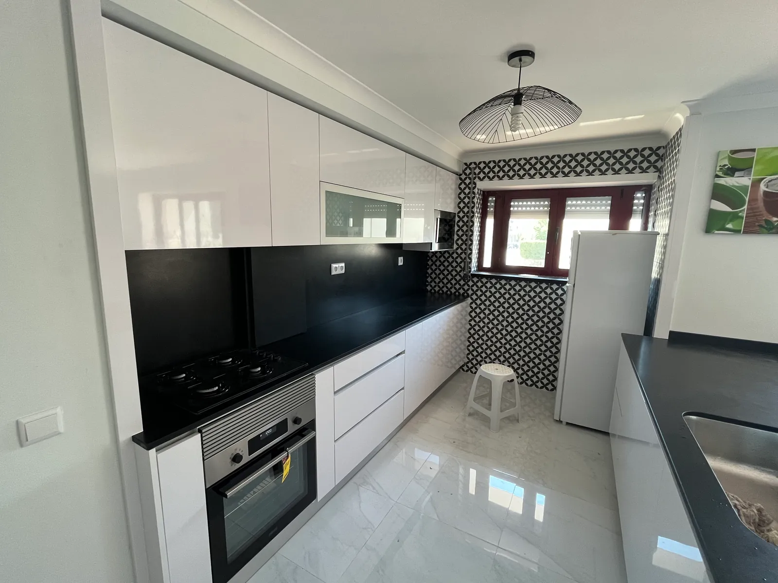 Cozinha em branco e preto